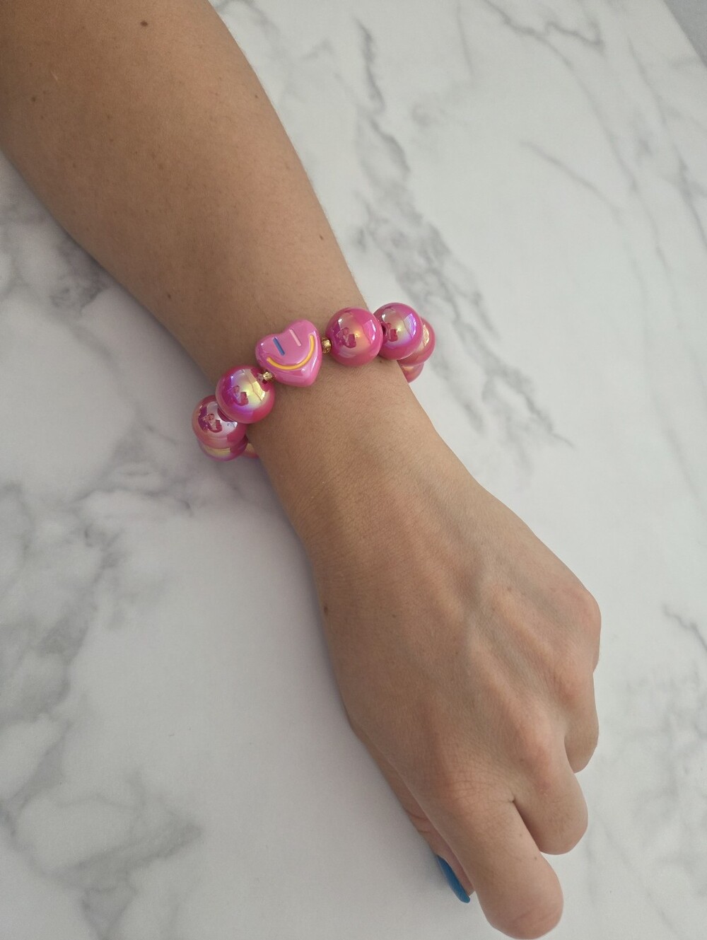 Chunky Hot Pink Iridescent Beaded Bracelet Heart Smile Charm Stretch - Picture 8 of 12